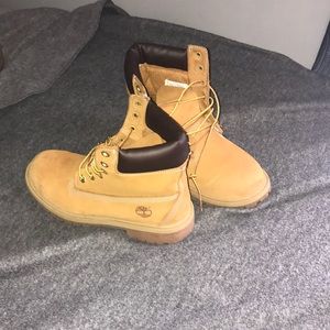 Boys 5.5 Timberlands.